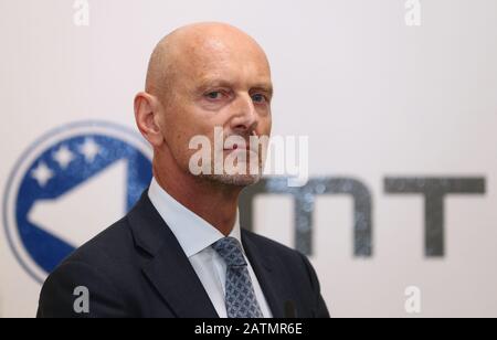 Augsbourg, Allemagne. 3 février 2020. Hans Steininger, membre du conseil d'administration de MT Aerospace, prend la photo. Crédit: Karl-Josef Hildenbrand/Dpa/Alay Live News Banque D'Images