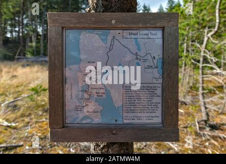 Carte Des Sentiers Sur Maude Aka Maud Island Trail, Quadra Island, Colombie-Britannique, Canada Banque D'Images