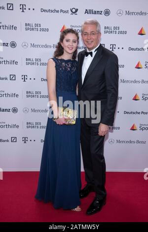 Stefan SCHULTE, PDG Fraport AG, avec sa fille Caroline, tapis rouge, tapis rouge, ballon des sports le 01.02.2020 à Wiesbaden Â | usage dans le monde entier Banque D'Images