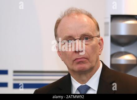 Augsbourg, Allemagne. 3 février 2020. Marco Fuchs, membre du conseil d'administration de la société de technologie spatiale OHB. Crédit: Karl-Josef Hildenbrand/Dpa/Alay Live News Banque D'Images