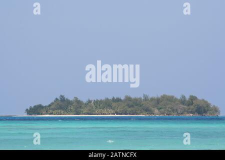 Île de Managaha entourée d'eaux bleues du lagon Saipan, îles Mariannes du Nord Banque D'Images