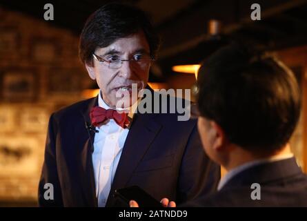 Pékin, Belgique. 30 janvier 2020. Elio Di Rupo, ancien Premier ministre belge et ancien ministre-président en exercice du gouvernement wallon, reçoit une interview avec Xinhua à Asquillies, Belgique, 30 janvier 2020. Crédit: Zheng Huansong/Xinhua/Alay Live News Banque D'Images