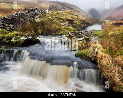 Cascades De La Force Gill Près De Ribblehead Yorkshire Dales National Park Angleterre Banque D'Images