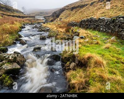 Cascades De La Force Gill Près De Ribblehead Yorkshire Dales National Park Angleterre Banque D'Images