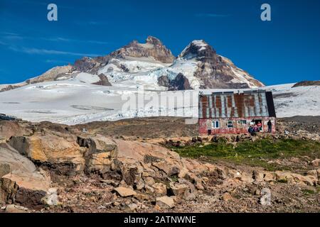 Refugio Otto Meiling, Pico Internacional, Pico Argentino Dans Le Massif Du Monte Tronador, Andes, Nahuel Huapi National Park, Patagonia, Argentine Banque D'Images