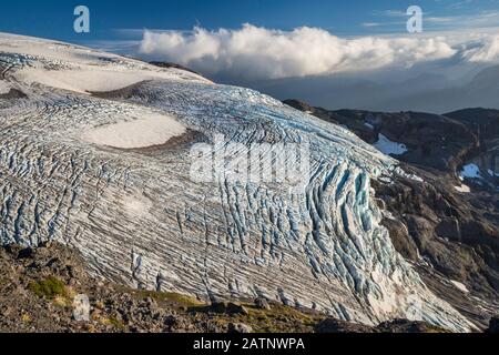 Crevasses Au Glacier D'Alerce Près De Refugio Otto Meiling, Massif Du Monte Tronador, Montagnes Des Andes, Parc National De Nahuel Huapi, Patagonia, Argentine Banque D'Images