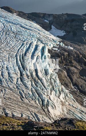 Crevasses Au Glacier D'Alerce Près De Refugio Otto Meiling, Massif Du Monte Tronador, Montagnes Des Andes, Parc National De Nahuel Huapi, Patagonia, Argentine Banque D'Images