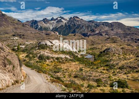 Chaîne de montagnes de Jeinimeni dans les Andes du Sud, dans La Réserve nationale de Jeinimeni, dans le futur parc national de la Patagonie, près du Lago General Carrera, Patagonia, Chili Banque D'Images