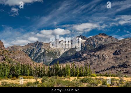 Chaîne de montagnes de Jeinimeni dans les Andes du Sud, dans La Réserve nationale de Jeinimeni, dans le futur parc national de la Patagonie, près du Lago General Carrera, Patagonia, Chili Banque D'Images