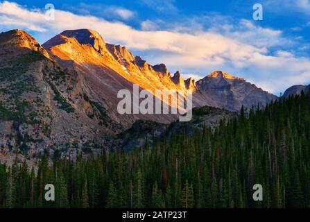 Long Peak, Sunset, Bear Lake, Rocky Mountain National Park, Estes Park, Colorado, États-Unis Banque D'Images