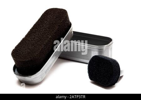Brosses à polir pour chaussures noires. Isolées sur fond blanc Banque D'Images