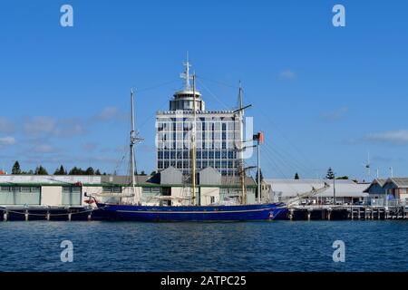 Perth, WA, Australie - Novembre 27, 2017 : trois-mâts barque-goélette à trois mâts STS Leeuwin II sur le port de Fremantle Banque D'Images