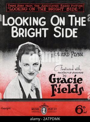 Gracie FIELDS (1898-1979) chanteuse anglaise, actrice de scène et de cinéma et comédienne sur la couverture de la musique de fond du film de 1932 Regardant sur le Côté brillant Banque D'Images