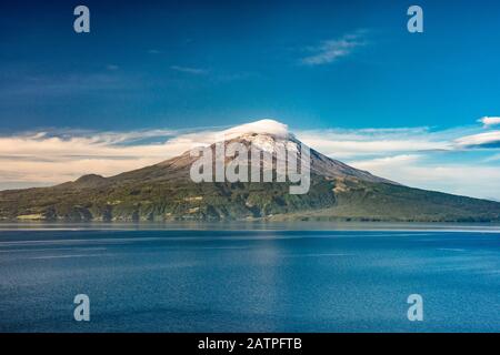 Volcan Osorno sur le Lago Llanquihue, Vicente Perez Rosales, Parc National de la région de Los Lagos, en Patagonie, au Chili Banque D'Images