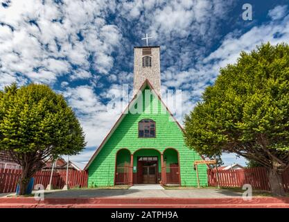 Iglesia Santo Judas Tadeo, église en bois shingled dans la ville de Curaco de Velez à Isla Quinchao, archipel des enfants, région de Los Lagos, Patagonia, Chili Banque D'Images