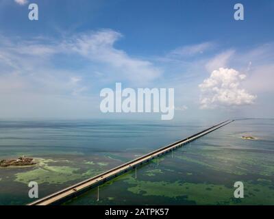 Vue Aérienne, Seven Mile Bridge Près De Little Money Key, Florida Keys, Floride, États-Unis Banque D'Images