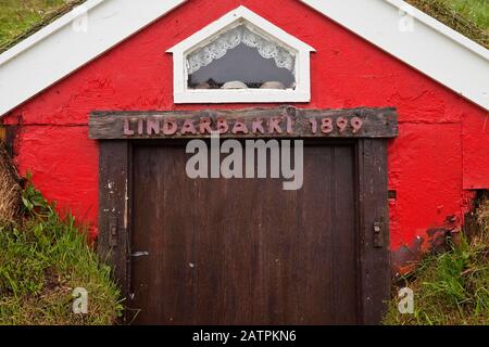 Lindarbakki, maison traditionnelle en bois recouverte de tourbe de 1899, Bakkagerdi, également appelée Borgarfjoerdur eystri, Islande orientale, Islande Banque D'Images