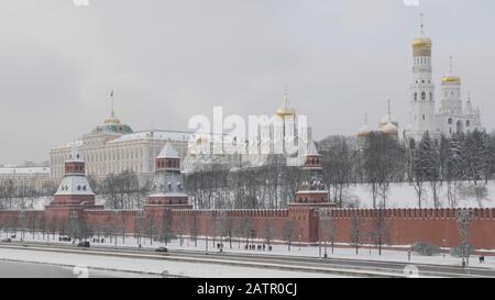 Moscou - 25 JANVIER : Kremlin de Moscou avec une église en hiver le 25 janvier 2019 à Moscou, Russie. Banque D'Images