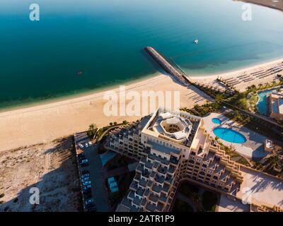 Marjan Island en émirat de Ras al Khaimah dans les eau vue aérienne Banque D'Images