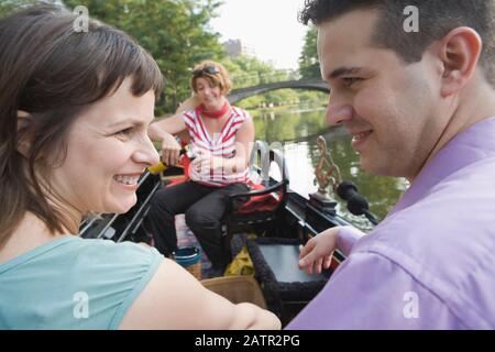 Close-up of a young couple romancing Banque D'Images