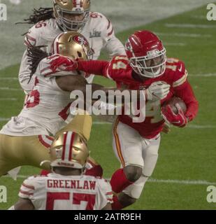 Miami Gardens, Floride, États-Unis. 2 février 2020. Sammy Watkins, grand receveur des chefs de Kansas City (14) le dimanche 2 février 2020, au Hard Rock Stadium de Miami Gardens, en Floride. Les chefs ont vaincu les 49ers 20-31 dans le jeu LIV Super Bowl. Crédit: Al Golub/Zuma Wire/Alay Live News Banque D'Images