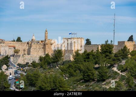 Tour de David ou de la Citadelle de Jérusalem au coucher du soleil doré. Jérusalem Israël . Vue sur la Tour de David au coucher du soleil, près de la porte de Jaffa Banque D'Images