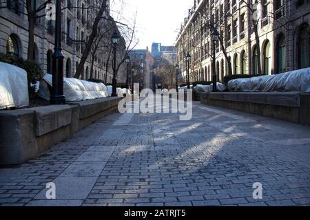 Pavés sur une rue calme du Vieux-Montréal Banque D'Images