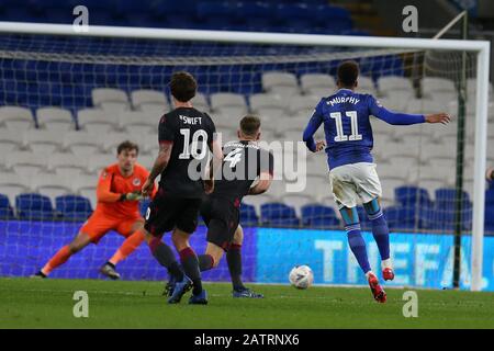 Cardiff, Royaume-Uni. 04 février 2020. Josh Murphy de Cardiff City (11) obtient son premier but. Emirates FA Cup, 4ème match de replay, Cardiff City v Reading au Cardiff City Stadium le mardi 4 février 2020. Cette image ne peut être utilisée qu'à des fins éditoriales. Utilisation éditoriale uniquement, licence requise pour une utilisation commerciale. Aucune utilisation dans les Paris, les jeux ou une seule édition de club/ligue/joueur. Pic par Andrew Orchard/Andrew Orchard sports photographie/Alay Live news crédit: Andrew Orchard sports photographie/Alay Live News Banque D'Images