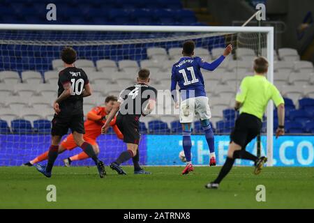 Cardiff, Royaume-Uni. 04 février 2020. Josh Murphy de Cardiff City (11) obtient son premier but. Emirates FA Cup, 4ème match de replay, Cardiff City v Reading au Cardiff City Stadium le mardi 4 février 2020. Cette image ne peut être utilisée qu'à des fins éditoriales. Utilisation éditoriale uniquement, licence requise pour une utilisation commerciale. Aucune utilisation dans les Paris, les jeux ou une seule édition de club/ligue/joueur. Pic par Andrew Orchard/Andrew Orchard sports photographie/Alay Live news crédit: Andrew Orchard sports photographie/Alay Live News Banque D'Images