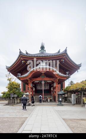 South Octogonal Hall (Nan'endō), 1741, temple bouddhiste Kōfuku-ji, Nara, Japon Banque D'Images