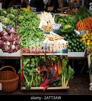 Copenhague, DANEMARK - 02 MARS 2019: Marché agricole de l'épicerie dans le centre-ville de Copenhague, Torvehallerne Banque D'Images