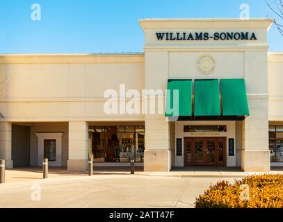 Extérieur du magasin William Sonoma, vente de produits et d'appareils de cuisine fine dans le centre commercial Bradley Fair, Wichita, Kansas, États-Unis. Banque D'Images