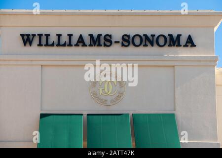 Extérieur du magasin William Sonoma, vente de produits et d'appareils de cuisine fine dans le centre commercial Bradley Fair, Wichita, Kansas, États-Unis. Banque D'Images