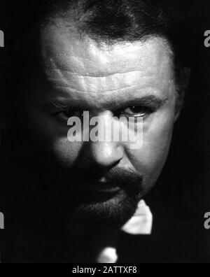 Rod STEIGER Portrait as Komarovsky chez LE DOCTEUR ZHIVAGO 1965 réalisateur DAVID LEAN roman BORIS PASTERNAK scénario ROBERT BOLT Carlo Ponti production / Sostar S.A. / Metro Goldwyn Mayer Banque D'Images