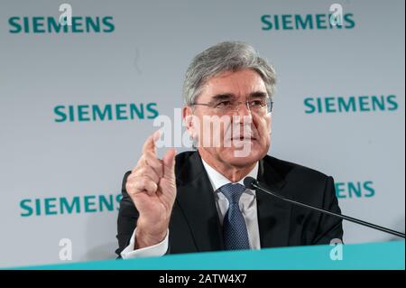 Munich, Allemagne. 05 février 2020. Joe Kaeser, PDG de Siemens, assistera à une conférence de presse lors de l'assemblée générale annuelle des actionnaires de Siemens dans la salle olympique. Crédit: Peter Knelove/Dpa/Alay Live News Banque D'Images