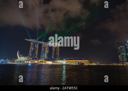 Singapour, Singapour - 23 août 2013 : spectacle de lumière et d'eau Spectra Marina Bay Sands Banque D'Images