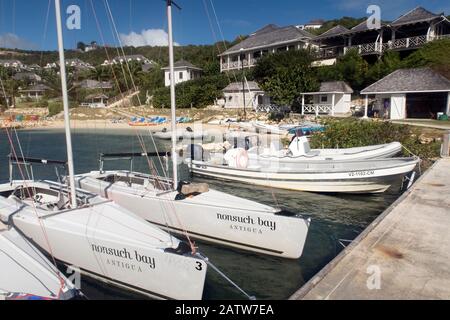 Bateaux à voile au Nonsuch Bay Resort sur Antigua Banque D'Images