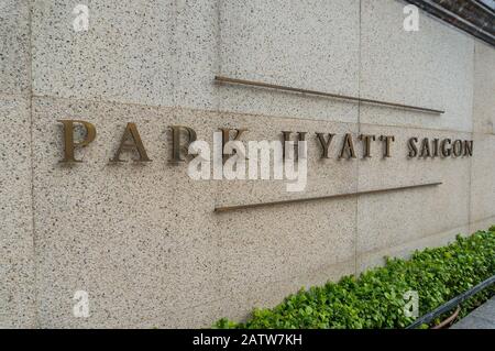 Ho Chi Minh Ville, Vietnam - 24 Août 2017: Panneau D'Entrée De L'Hôtel De Luxe Park Hyatt Saigon Banque D'Images