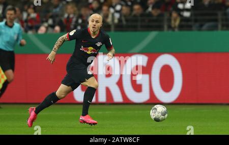 Francfort, Allemagne. FIRO: 04.02.2020, football, DFB-Pokal, tour de 16, saison 2019/2020, Eintracht Frankfurt - RB, Red Bull Leipzig 3: 1 ANGELINO, Leipzig, action unique | usage dans le monde crédit: DPA/Alay Live News Banque D'Images