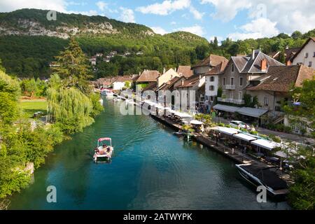 Le Canal de Savières, et Chanaz; commune française, située dans le département de Savoie et la région Auvergne-Rhône-Alpes, dans le sud-est de la France. (112) Banque D'Images