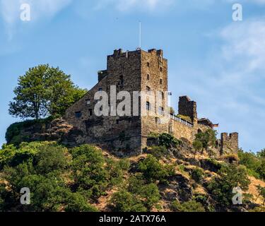 KAMP-BORNHOFEN, ALLEMAGNE - 06 JUILLET 2019 : l'hôtel Castle Liebenstein sur les collines au-dessus du Rhin Banque D'Images