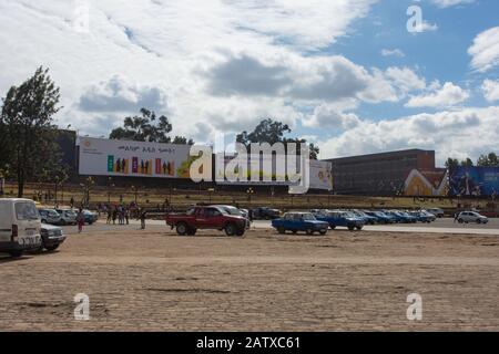 Addis-Abeba, Ethiopie - Nov 2018: Grande exposition éthiopienne à la place Meskel. La grande course éthiopienne est le plus grand événement de course en Afrique Banque D'Images