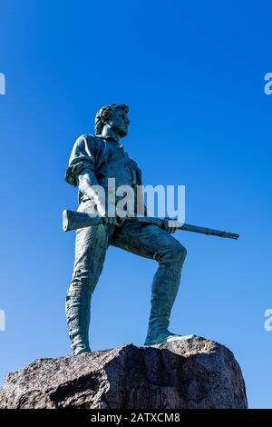Minute Man Sculpture Au Parc Battle Green. Banque D'Images
