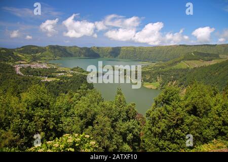 Incroyable Lagoa Das Sete Cidades À Sao Miguel Banque D'Images