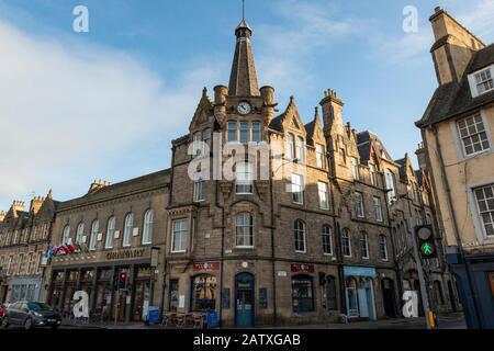 The Granary on The Shore et The Clock café & Bistro à l'angle de Bernard Street et The Shore à Leith, Édimbourg, Écosse, Royaume-Uni Banque D'Images