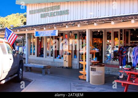 Magasin vendant des vêtements occidentaux et Americana dans le Pima Plaza, Scottsdale AZ Banque D'Images