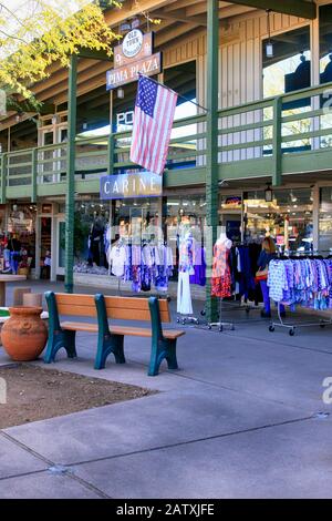 Magasin vendant des vêtements occidentaux et Americana dans le Pima Plaza, Scottsdale AZ Banque D'Images