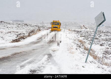 Route de déneigement vers Glencoe Mountain Resort, Glen COE, Écosse, Royaume-Uni Banque D'Images