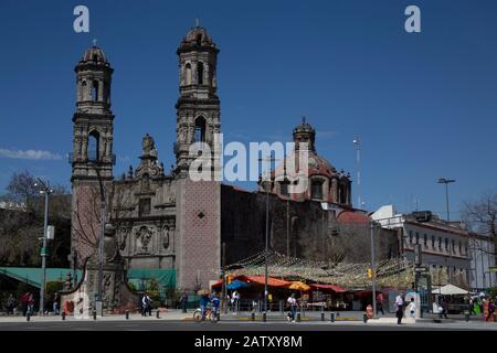 Église de San Hipólito sur le Paseo de la Reforma, Mexico Banque D'Images