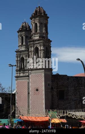 Église de San Hipólito sur le Paseo de la Reforma, Mexico Banque D'Images